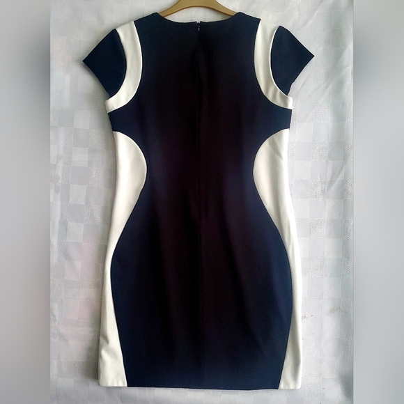 Curvy Silhouette Black & White Dress Bodycon Fitted Quality Tight Knit MEDIUM - Picture 3 of 6